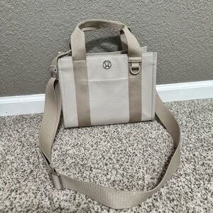 Lululemon two tone canvas bag mini 4.5L